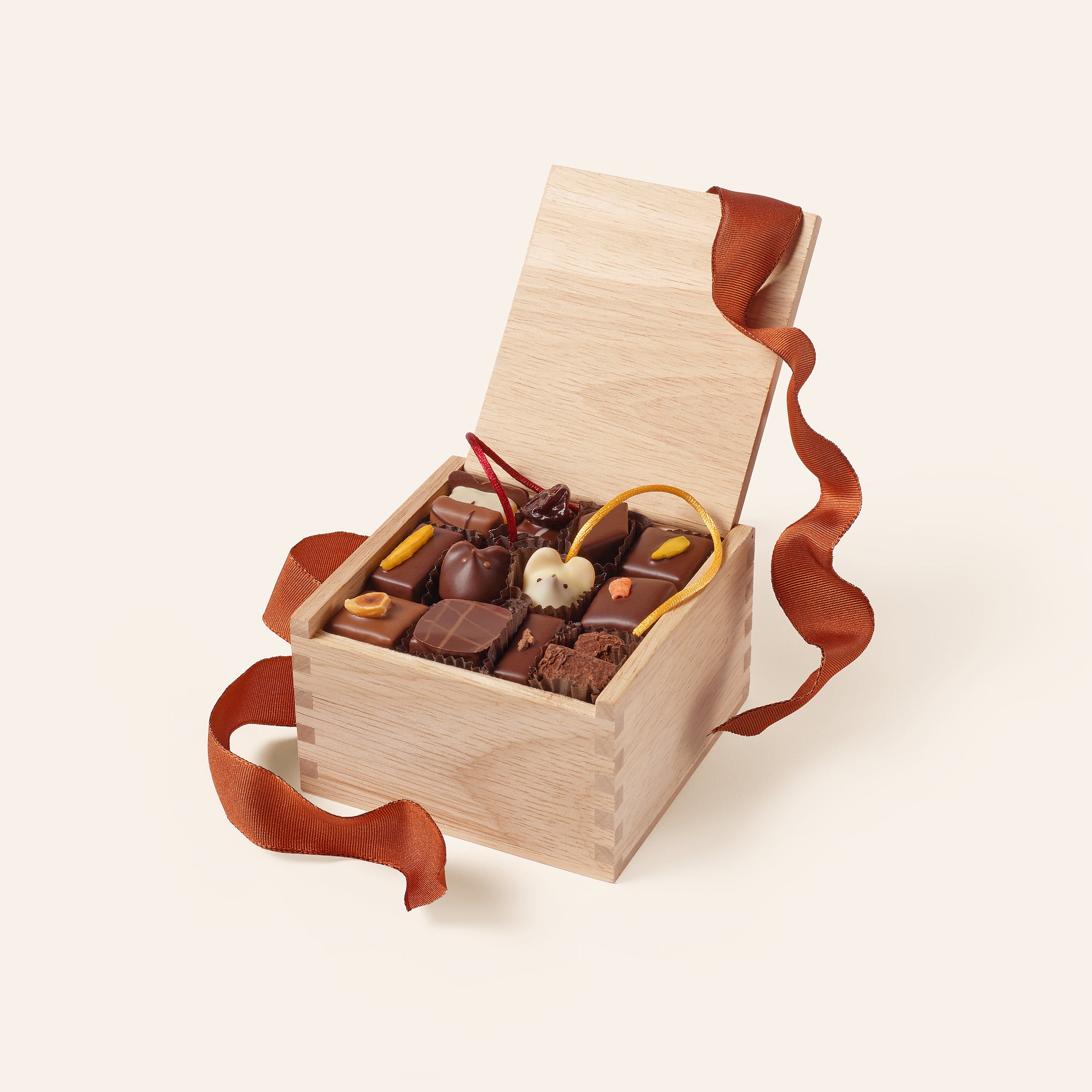 Musee du Chocolat ミニハット Custom Signature Chocolate Assortment | L.A. Burdick Chocolates